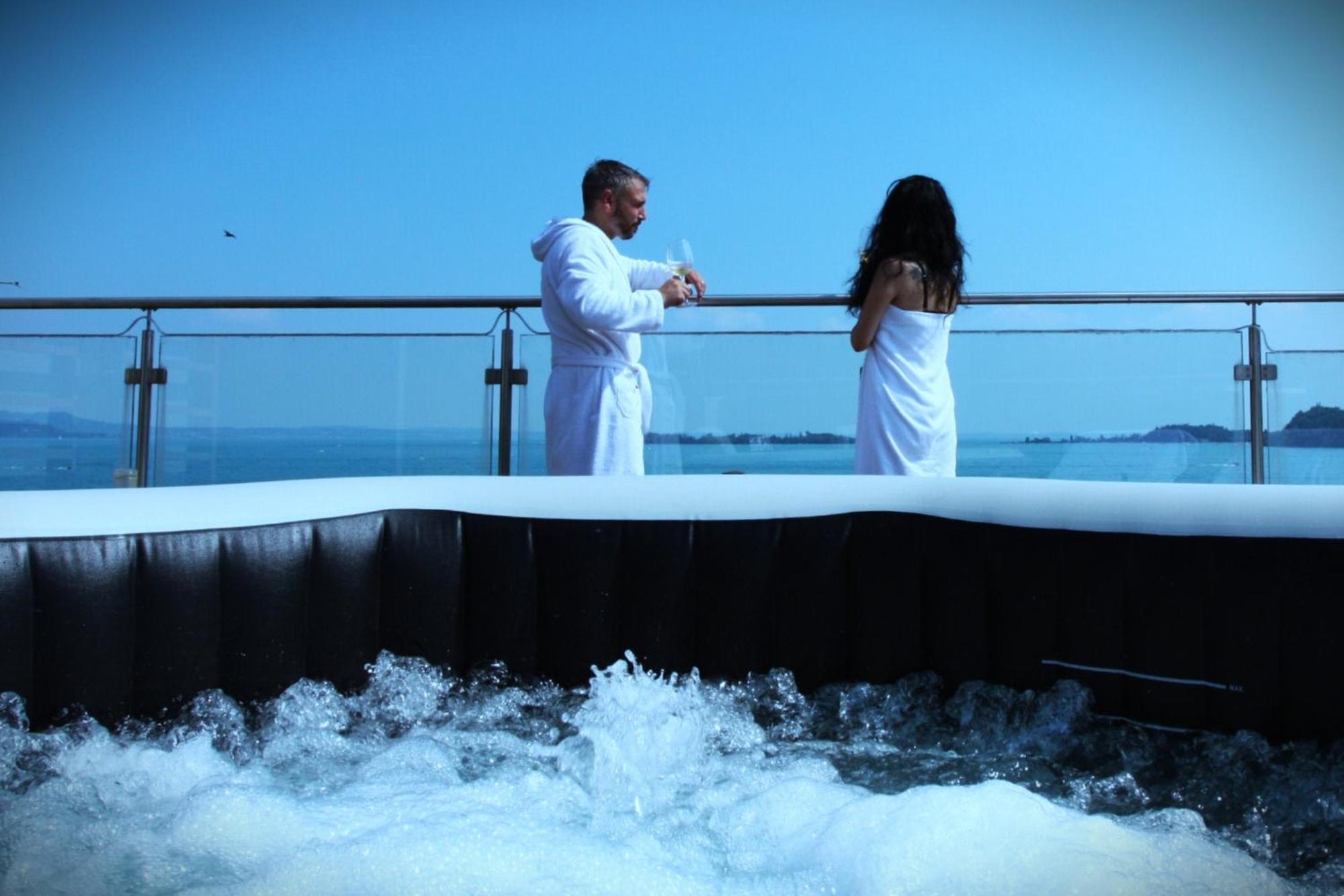 Happy Hotel Atelier Gardone Riviera Centro & Beach Exteriér fotografie